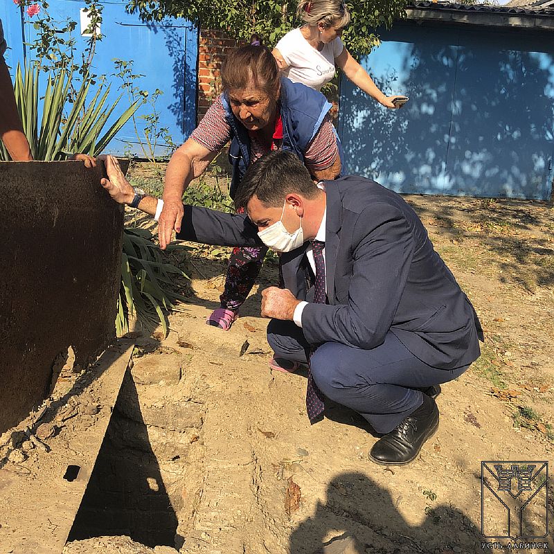 Станислав Гайнюченко посетил ремонтные работы на улице Коммунаров