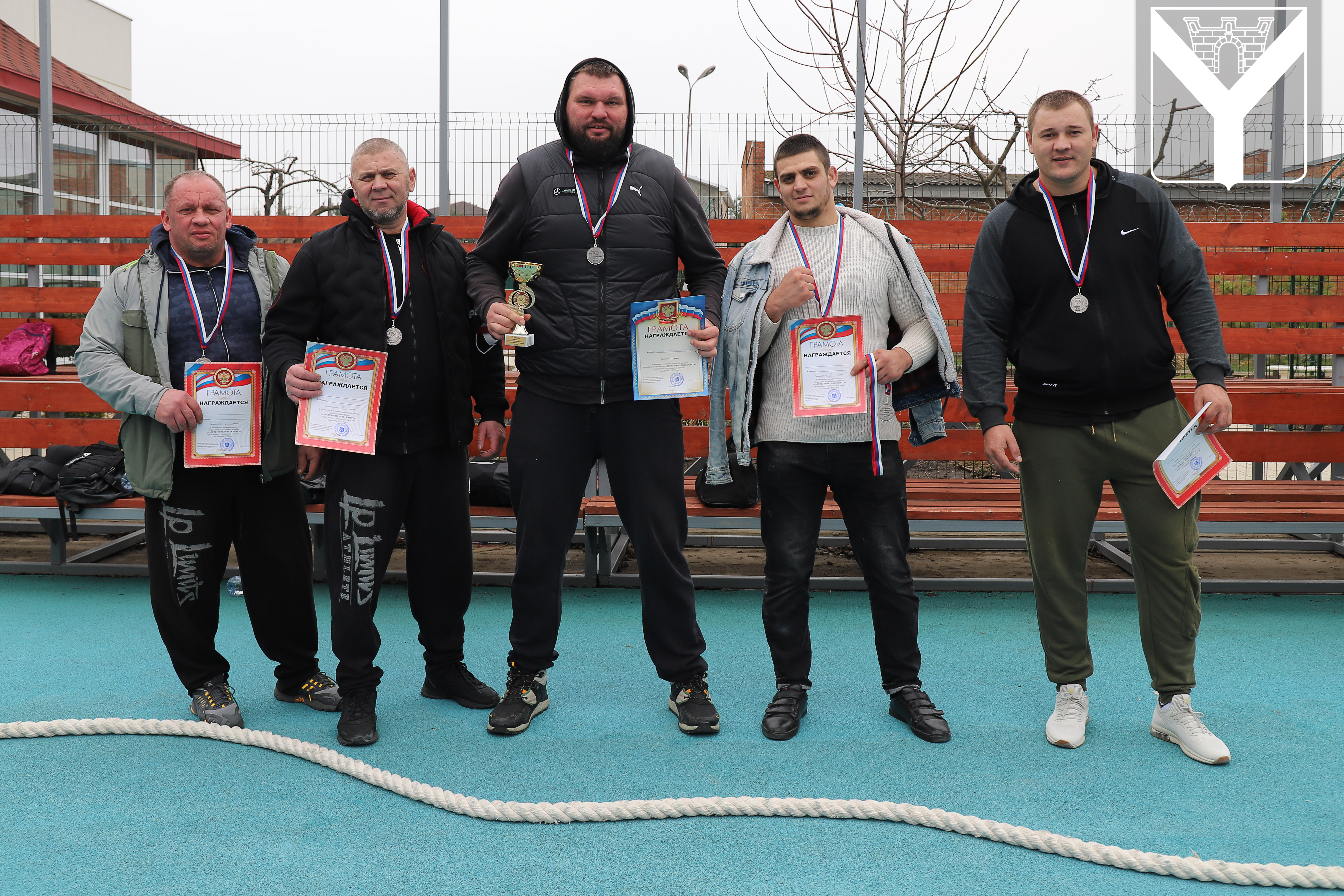 Команда города призер соревнований  по перетягиванию каната