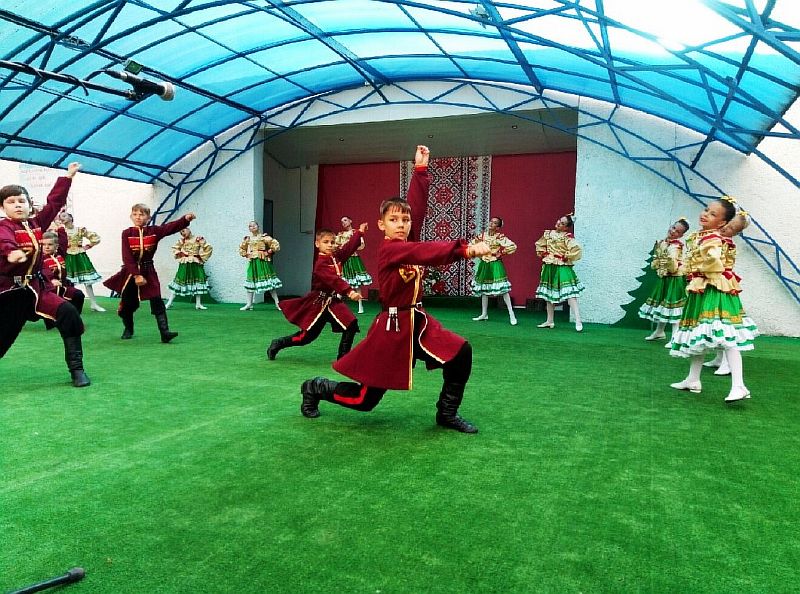 Тематическое мероприятие «Цветами улыбается Земля»