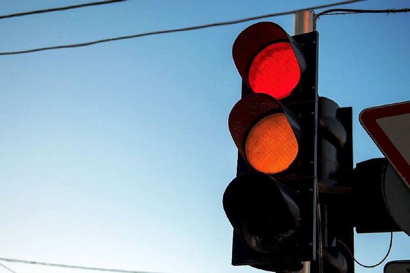 Светофор на ремонте, будьте внимательны