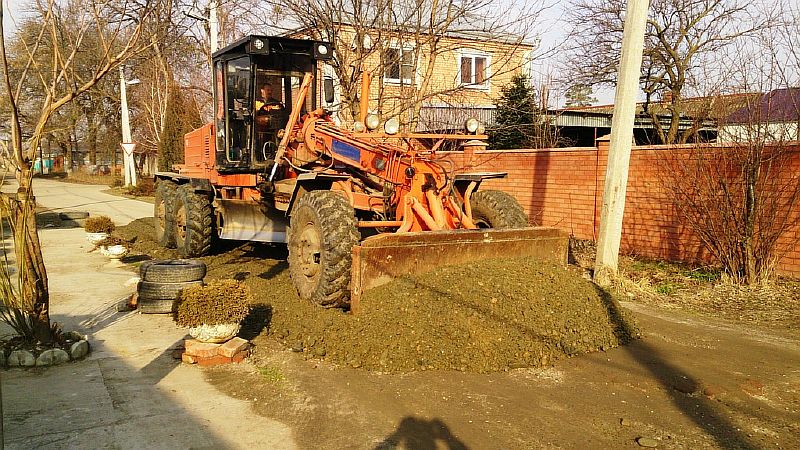 Ремонт дорог с гравийным покрытием, нанесение дорожной разметки