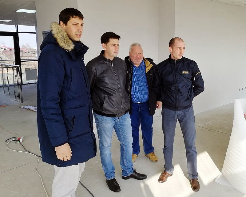 Исполняющий обязанности главы Усть-Лабинска Станислав Гайнюченко совершил рабочий объезд городских учреждений культуры и спорта