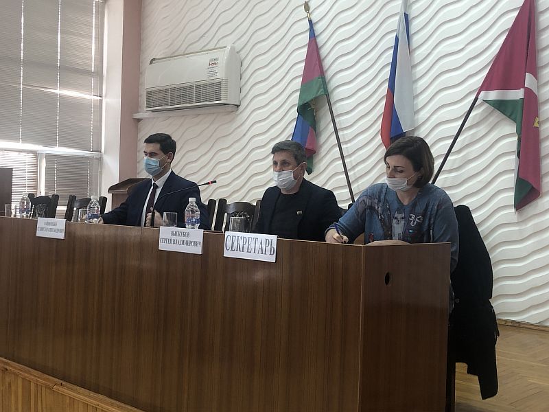 В здании администрации прошла очередная сессия Совета депутатов