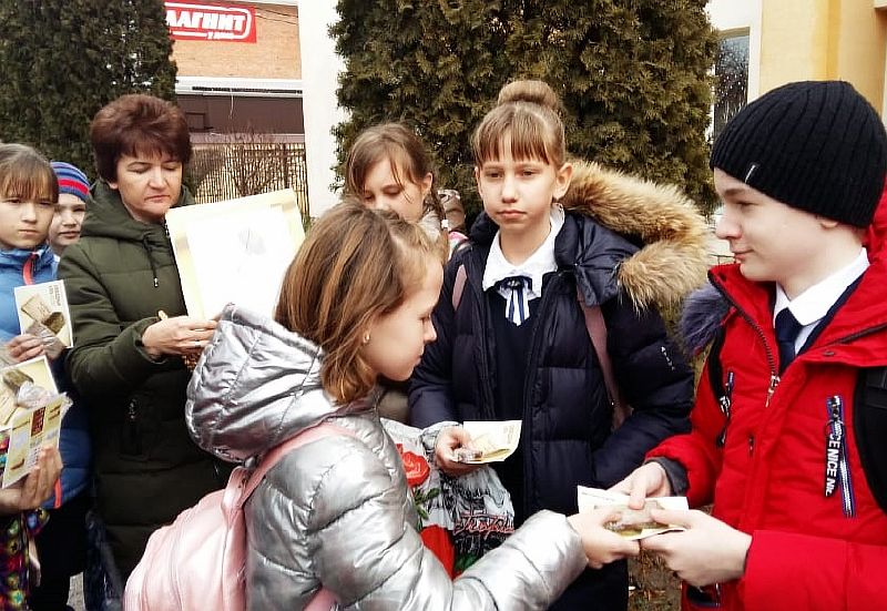 В Усть-Лабинске продолжается акция "Блокадный Хлеб"