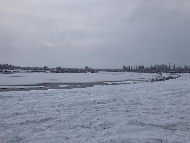 Выход и выезд на лед запрещен.
