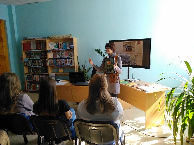 Я в глубь веков с волнением гляжу