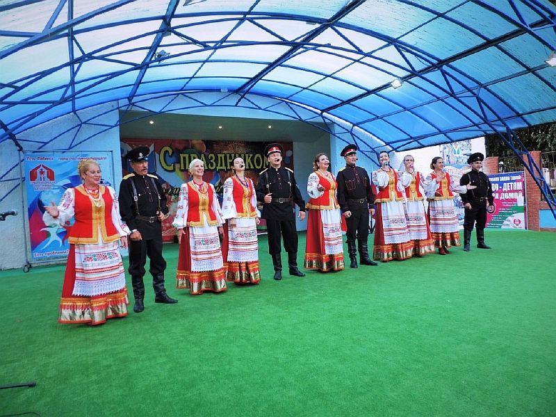 В день Флага России звучали песни о родной стране