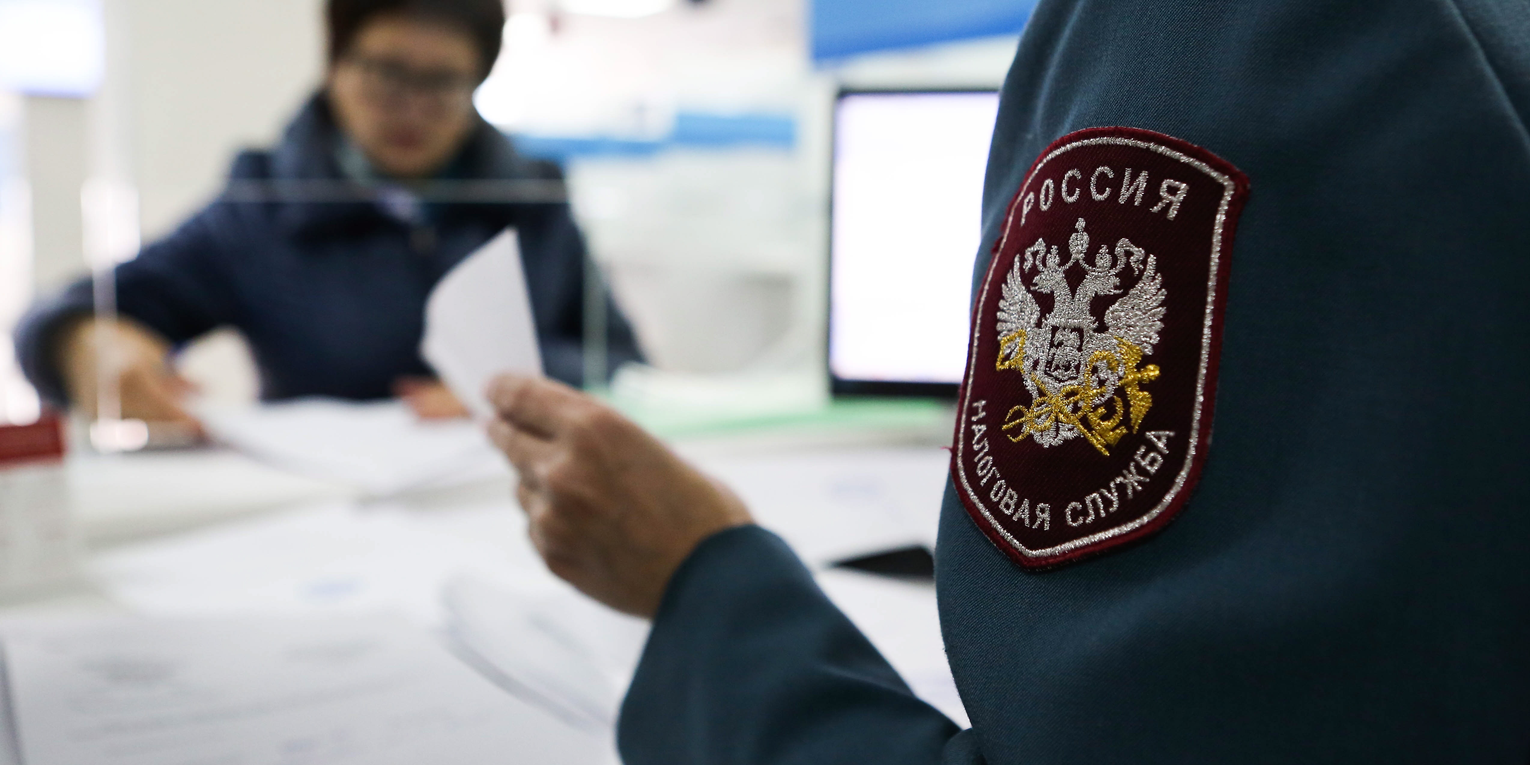 Нежилые здания на садовых участках приравнены к жилым домам для льготного налогообложения имущества физических лиц