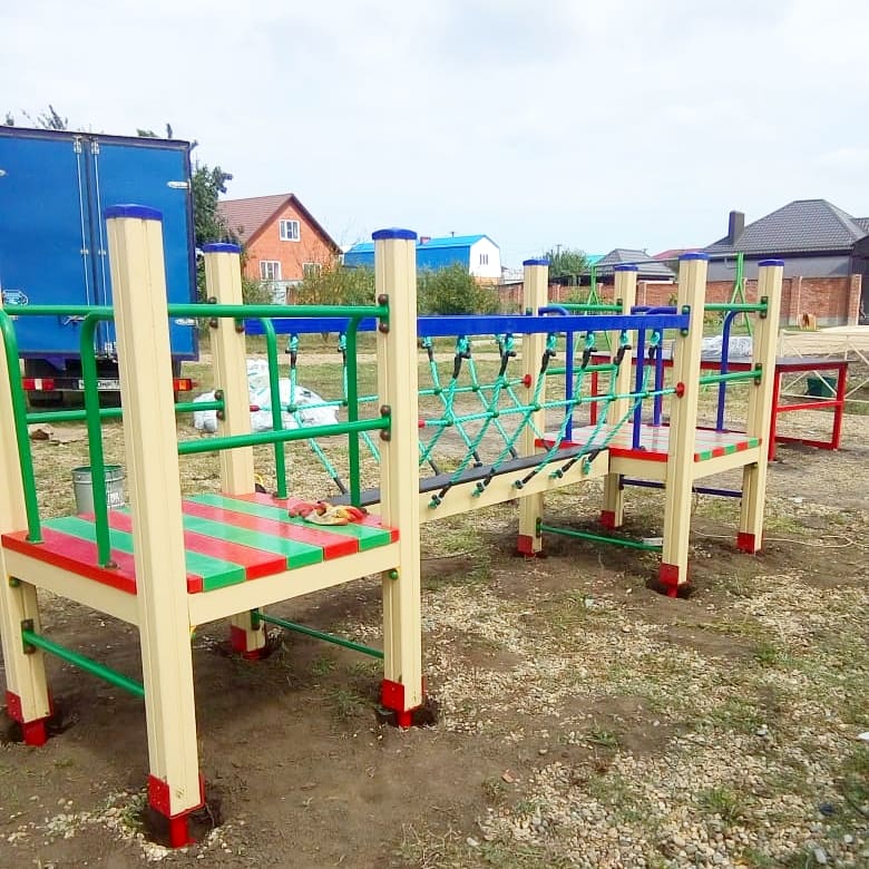 В Усть-Лабинске появилась новая детская площадка