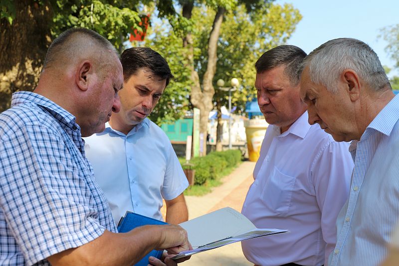 Рабочий обход строящихся объектов