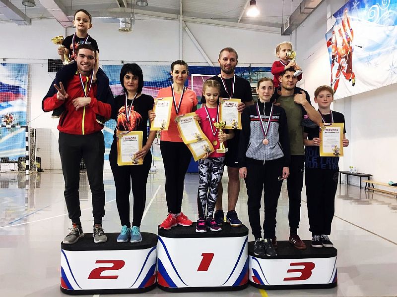 Семейные спортивные игры "Стартуем вместе" прошли в Усть-Лабинске