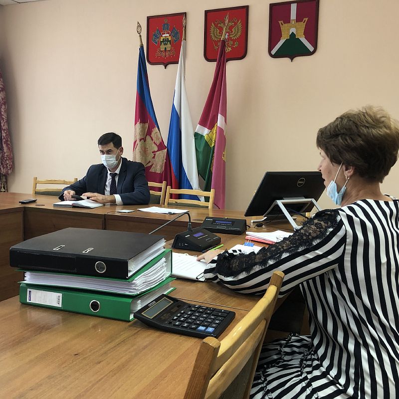 Совещание по благоустройству города состоялось в малом зале администрации