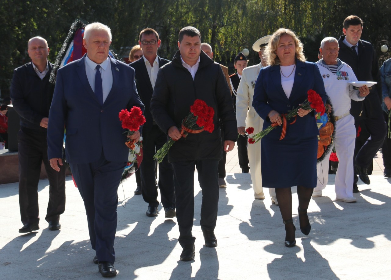 Возложение цветов