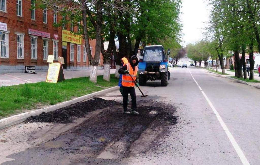 Начался ямочный ремонт дорог