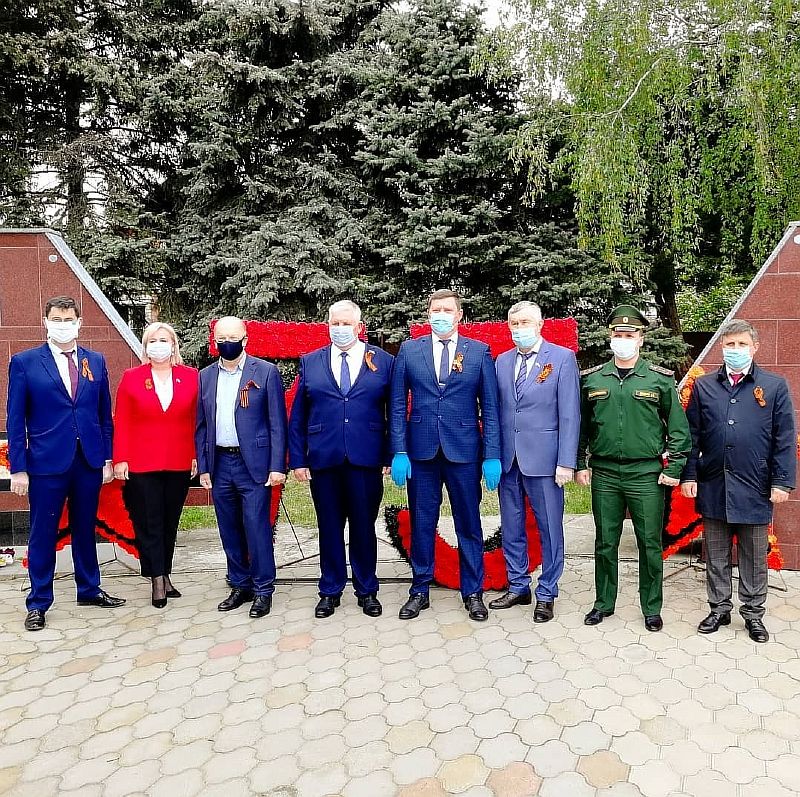 Глава города Станислав Гайнюченко поздравил ветеранов войны и жителей Усть-Лабинска с Днём Победы