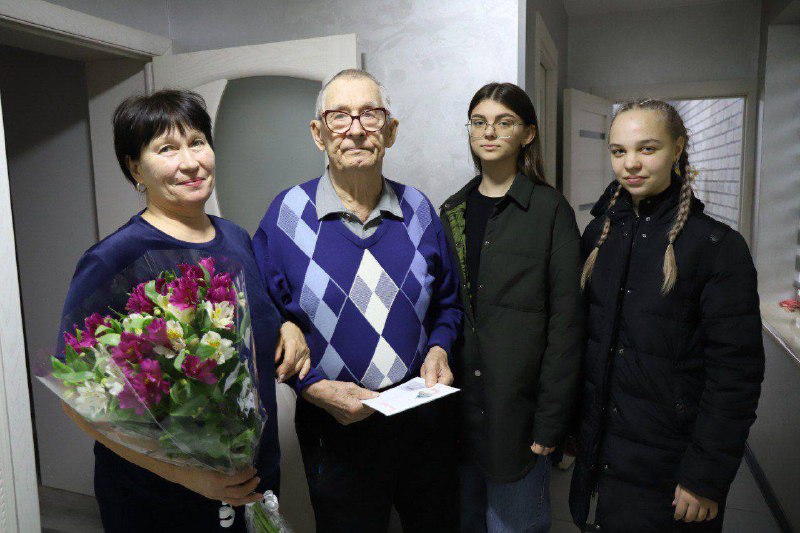 Молодежь города поздравила труженика тыла  ВОВ с 95-летним юбилеем