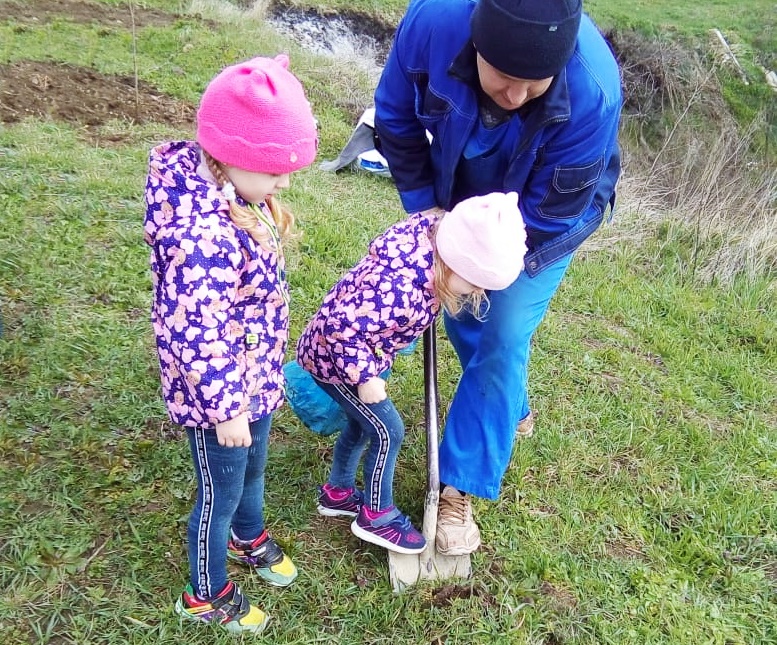 В микрорайоне "Виноградники" прошёл субботник
