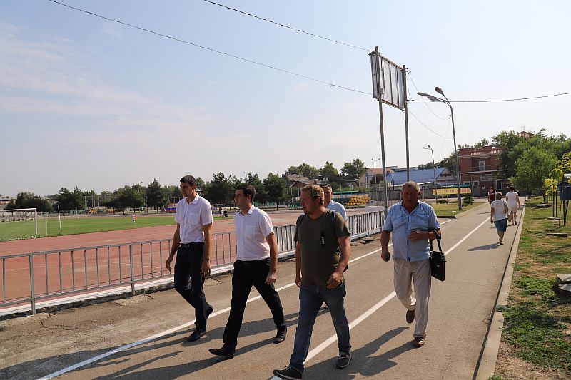 Глава города Станислав Гайнюченко провел рабочую встречу с подрядчиками