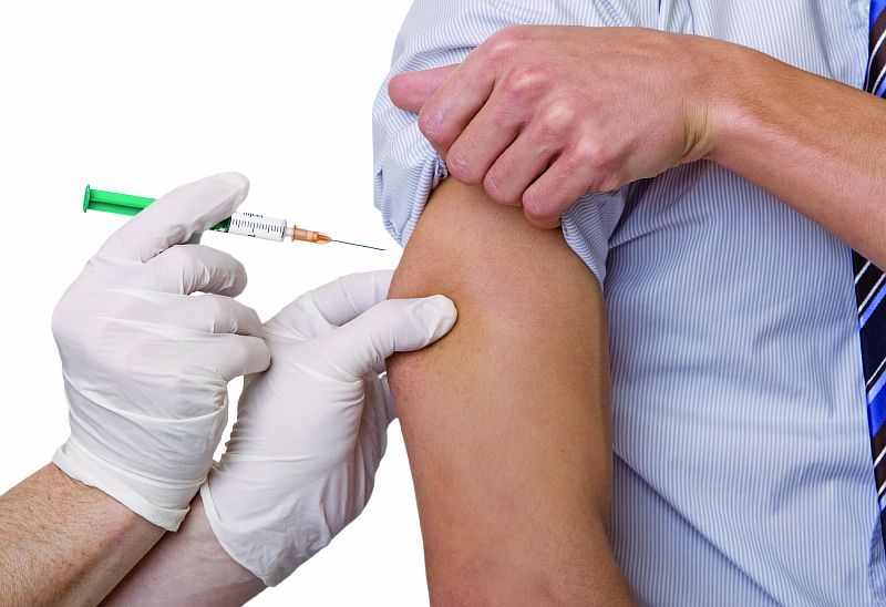 Более 57 тысяч жителей региона прошли ревакцинацию от COVID-19