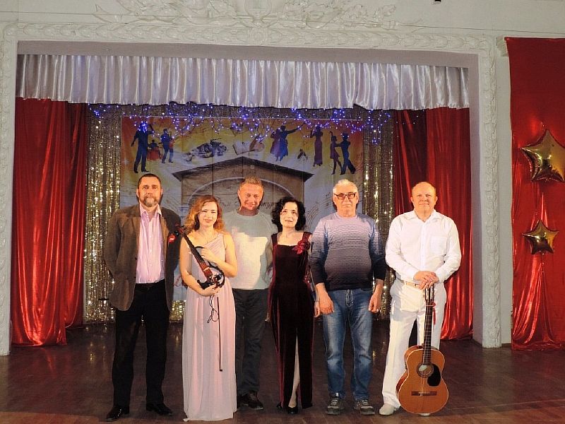 Усть-лабинцы встречали бардов из Краснодара