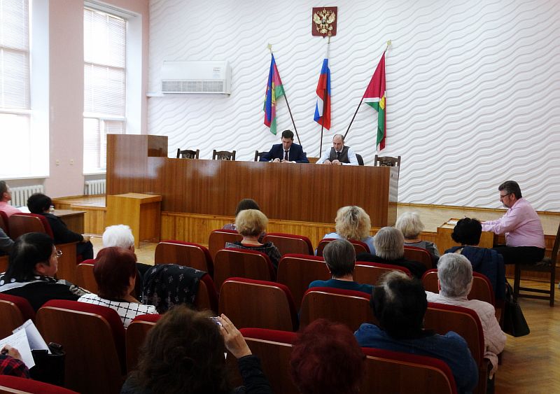 Совещание с участием председателей квартальных комитетов и новым исполняющим обязанности главы города прошло в администрации Усть-Лабинска