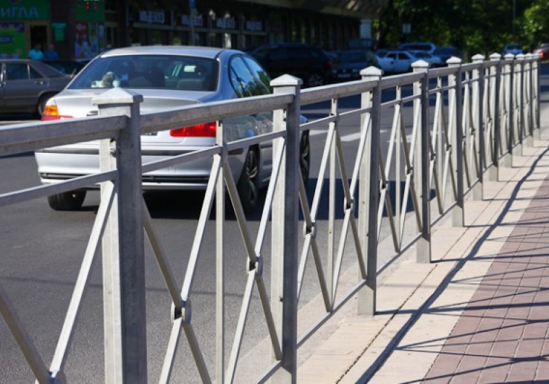 Будьте внимательны, в городе ведутся работы по установке ограждений