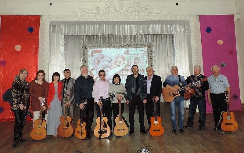 Барды пели о женщинах и весне…