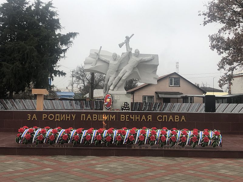 Отреставрирован памятник землякам, погибшим в годы гражданской и Великой Отечественной войн