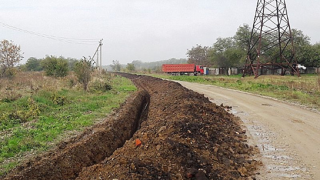 Работы по замене магистральной трубы водопроводной сети
