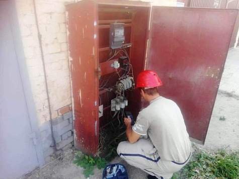 Ураганный ветер добавил работы электрикам