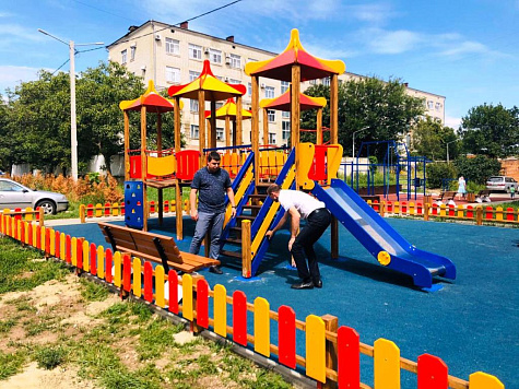 Обустроили дворы многоквартирных домов