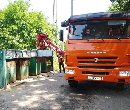 Новый мусоровоз приступил к работе