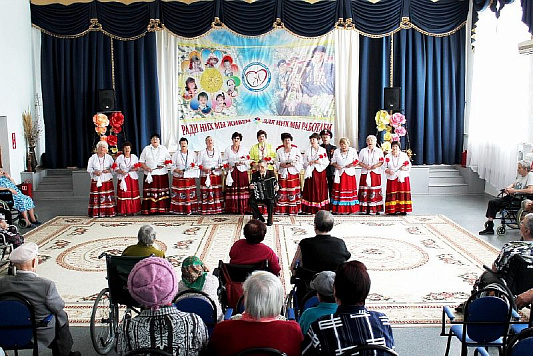 Праздничный концерт в доме-интернате для престарелых и инвалидов