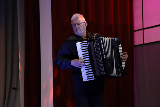 Сегодня в городском Доме культуры состоялся праздник микрорайона «Западный»
