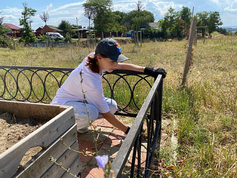 Активисты молодежного центра «Вектор» навели санитарный порядок на...