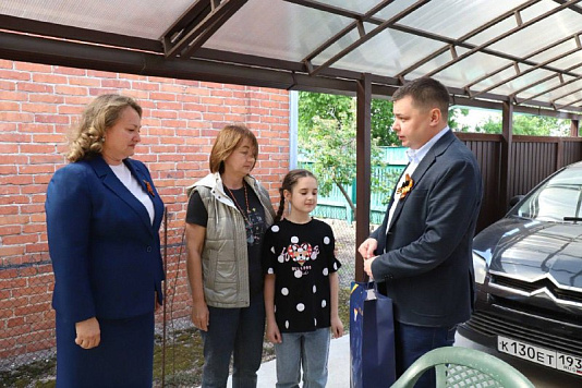 В преддверии Дня Победы прошла встреча с семьями военнослужащих, погибших в ходе специальной военной операции.