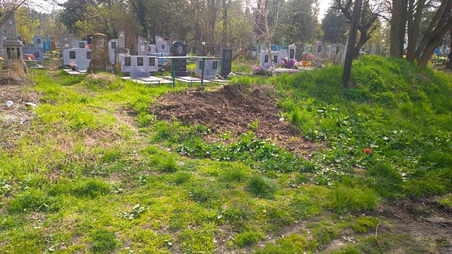 Уборка кладбища