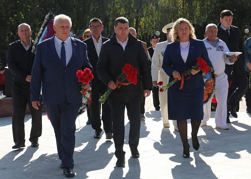 Возложение цветов