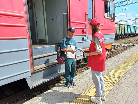 На территории железнодорожного вокзала города