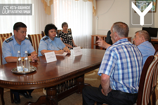 Заместитель прокурора  района Дорджи Оконов