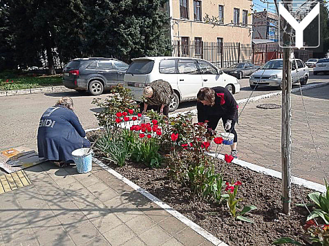 Субботник в кинотеатре Знамя