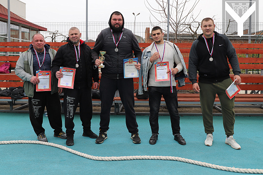 Команда города призер соревнований  по перетягиванию каната