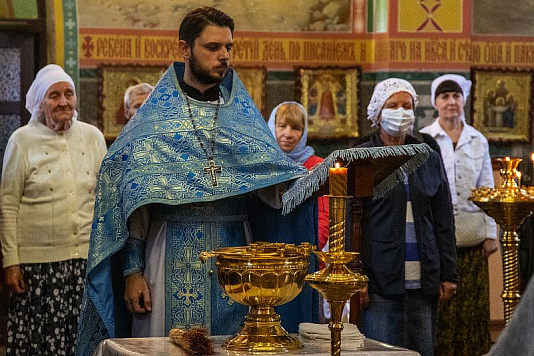 Глава города принял участие в праздничном богослужении