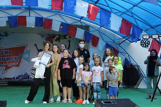 Глава города Усть-Лабинска Станислав Гайнюченко поздравил молодежь с праздником