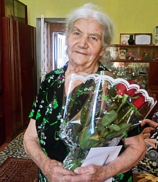Ветераны Усть-Лабинска продолжают получать поздравления с юбилеем