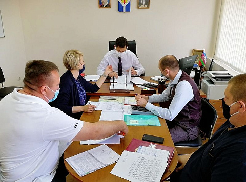 Глава Усть-Лабинска Станислав Гайнюченко провёл очередной приём граждан в телефонном режиме