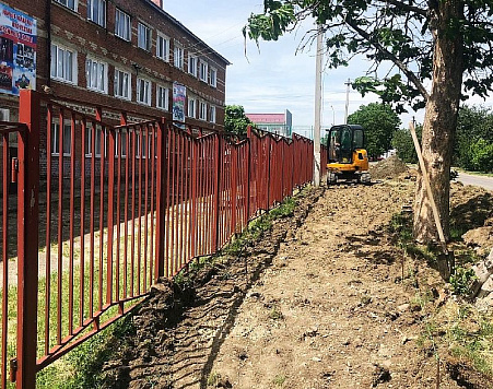 В Усть-Лабинске стартовали работы по ремонту тротуаров