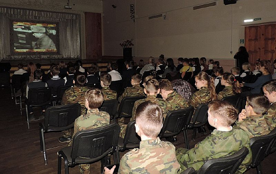 Торжественно-памятные мероприятия, посвященные 77-летию Сталинградской битвы, прошли в Усть-Лабинском Доме культуры